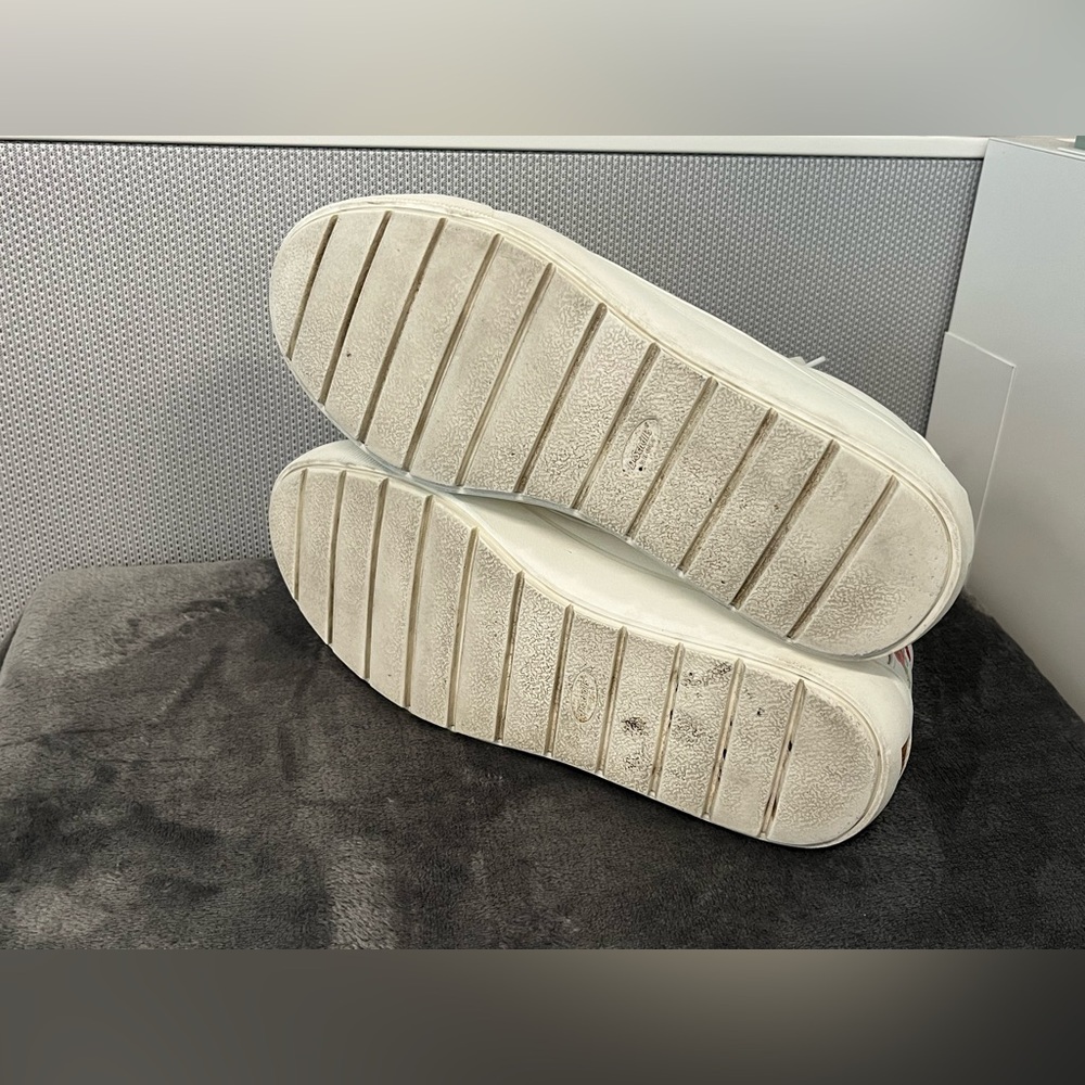 Dr. Scholl's Time Off Floral Embroidered Sneakers. Arch support. White. Sz 11 - Picture 8 of 11